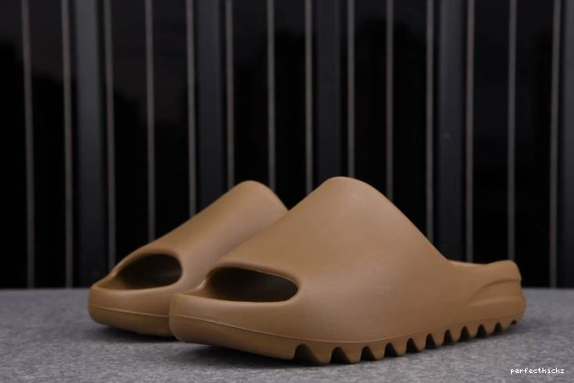 Core Adidas Yeezy G55492 Slide 0825